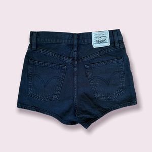 Levi’s Ribcage Shorts - Black